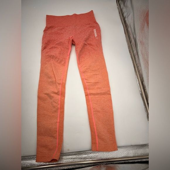 GymShark Small Leggings great shape, brilliant color. - Picture 2 of 2